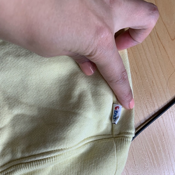 Aritzia - EXTRA FLEECE MEGA HOODIE (butter yellow) - Picture 3 of 11